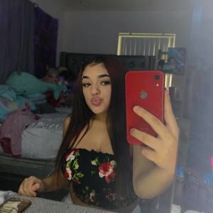 Meet your Posher, Mia